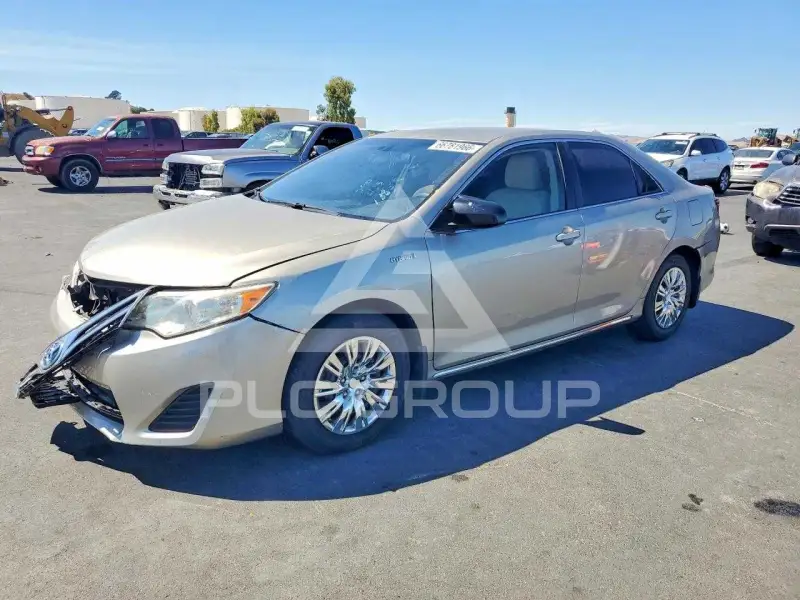 2013 Toyota CAMRY фото