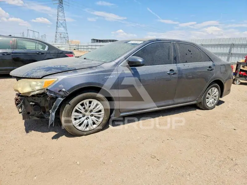 2013 Toyota CAMRY photo