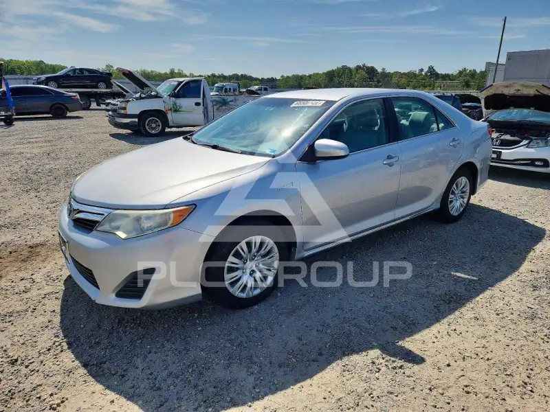 2013 Toyota CAMRY photo