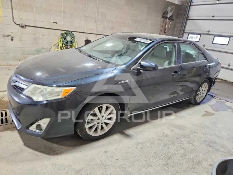 2013 Toyota CAMRY фото