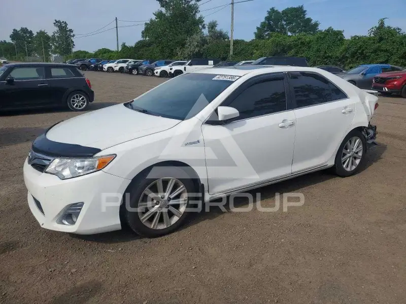 2013 Toyota CAMRY фото