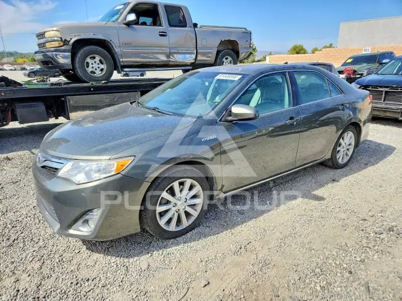 2013 Toyota CAMRY фото