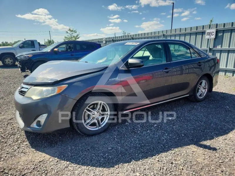 2013 Toyota CAMRY фото