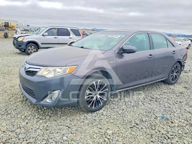 2013 Toyota CAMRY фото