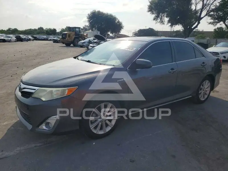 2013 Toyota CAMRY photo