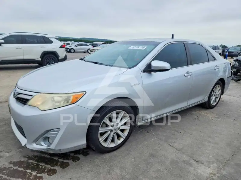 2013 Toyota CAMRY фото