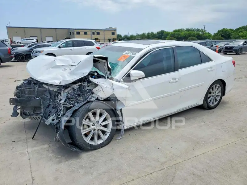 2013 Toyota CAMRY фото