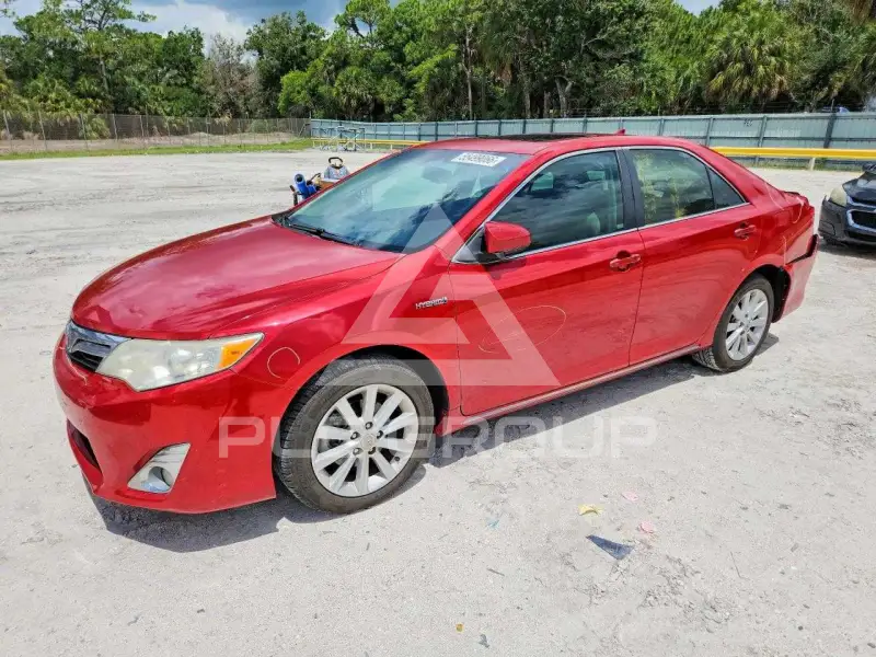 2013 Toyota CAMRY фото