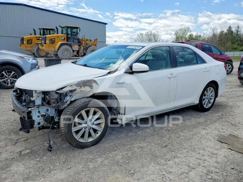 2013 Toyota CAMRY photo