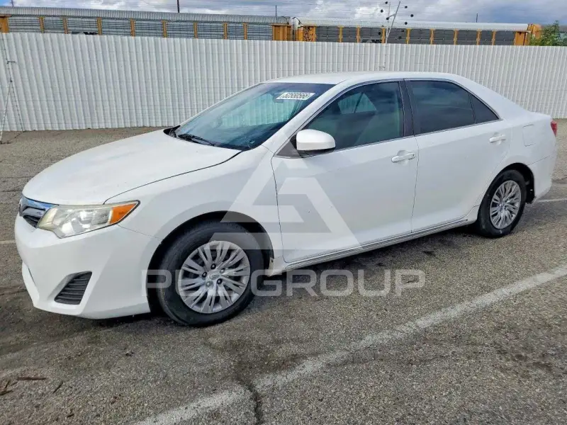 2013 Toyota CAMRY фото
