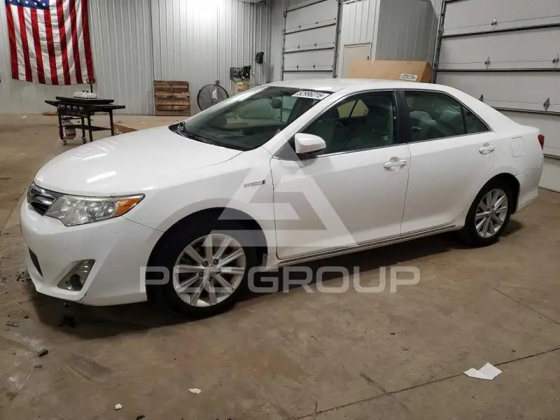 2013 Toyota CAMRY фото