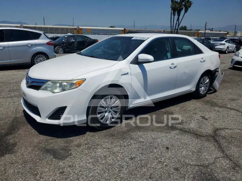 2013 Toyota CAMRY фото