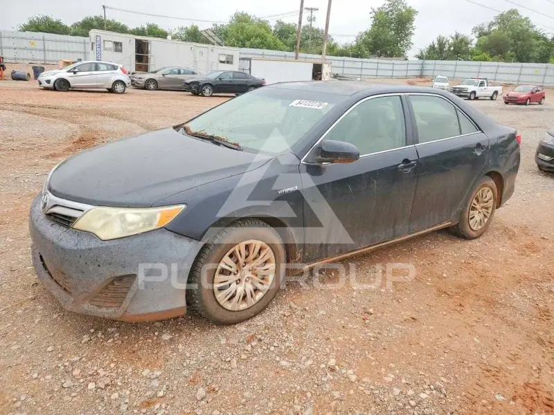 2013 Toyota CAMRY фото