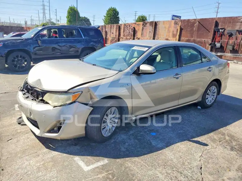 2013 Toyota CAMRY фото
