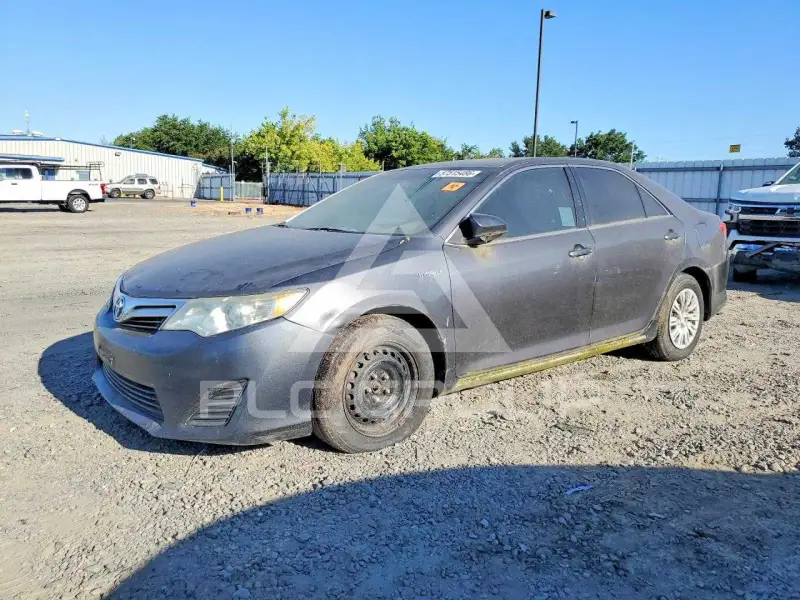 2013 Toyota CAMRY фото