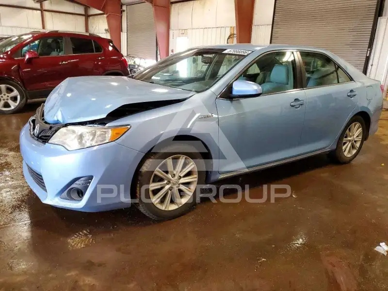 2013 Toyota CAMRY фото