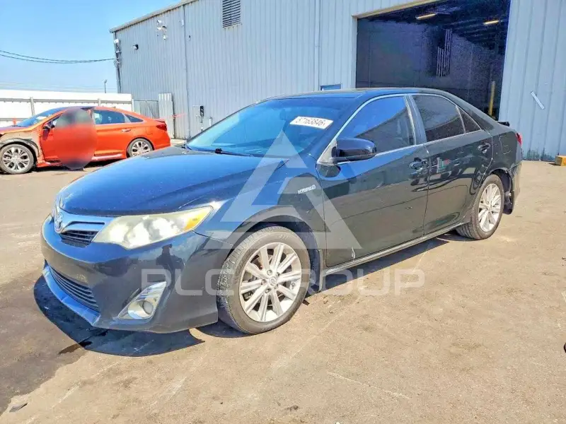 2013 Toyota CAMRY фото