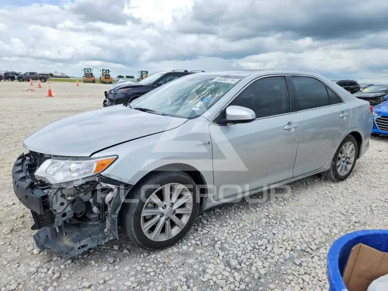 2013 Toyota CAMRY photo