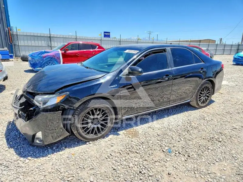 2013 Toyota CAMRY фото