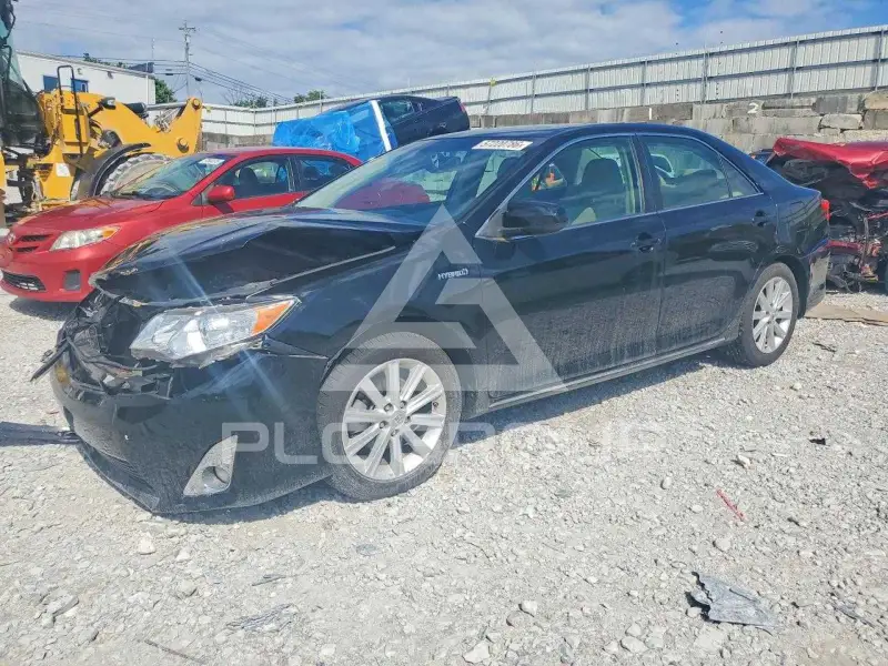 2013 Toyota CAMRY фото