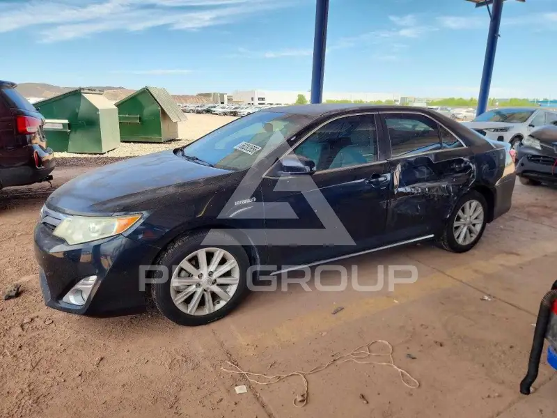2013 Toyota CAMRY фото