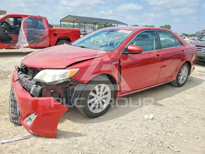 2013 Toyota CAMRY фото