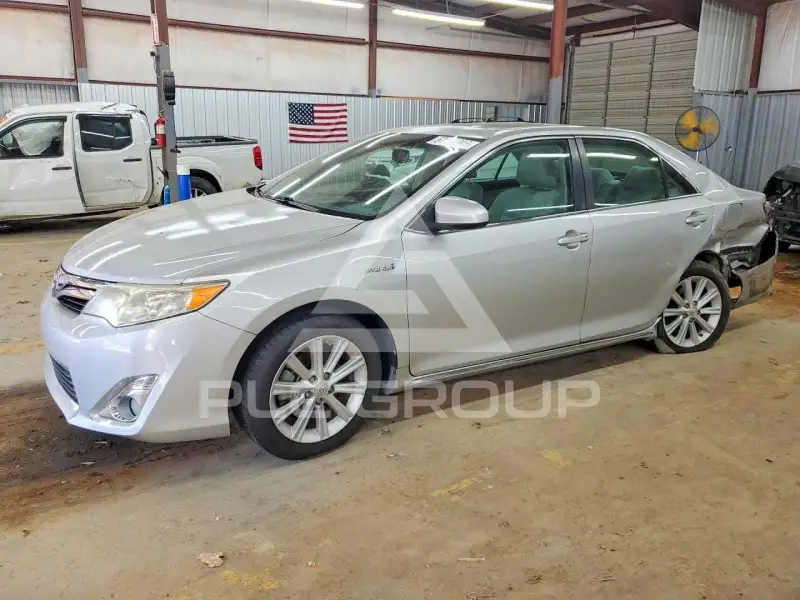 2013 Toyota CAMRY фото