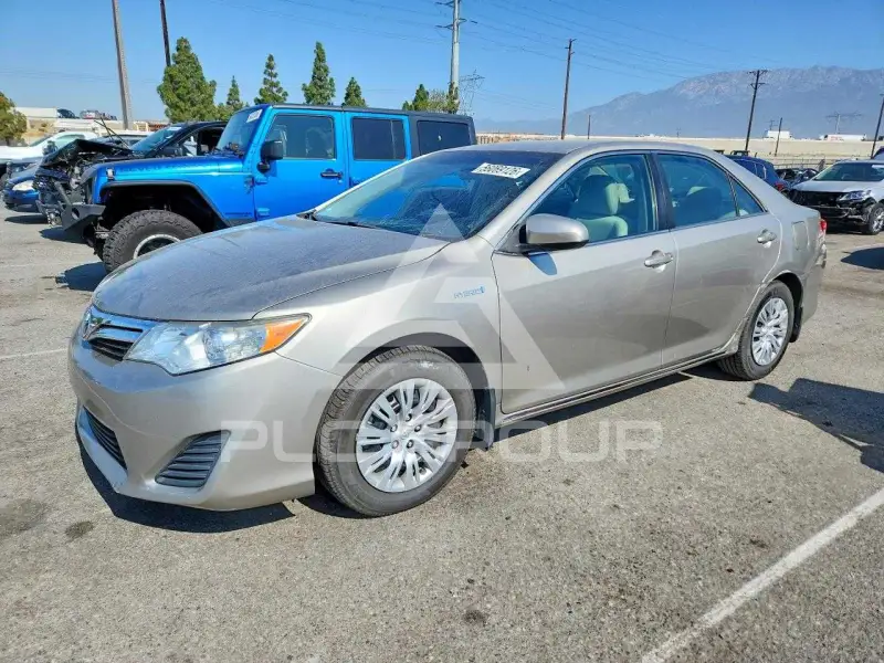 2013 Toyota CAMRY фото