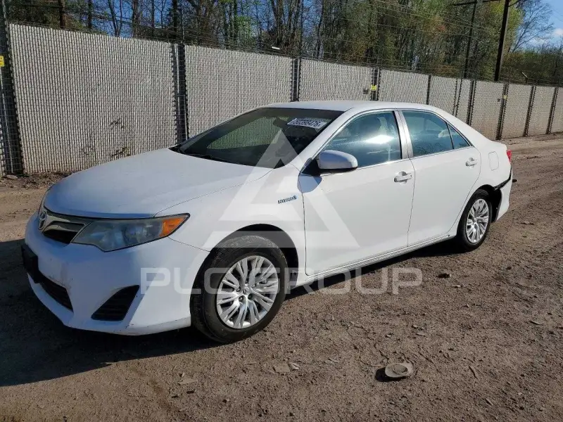 2013 Toyota CAMRY фото