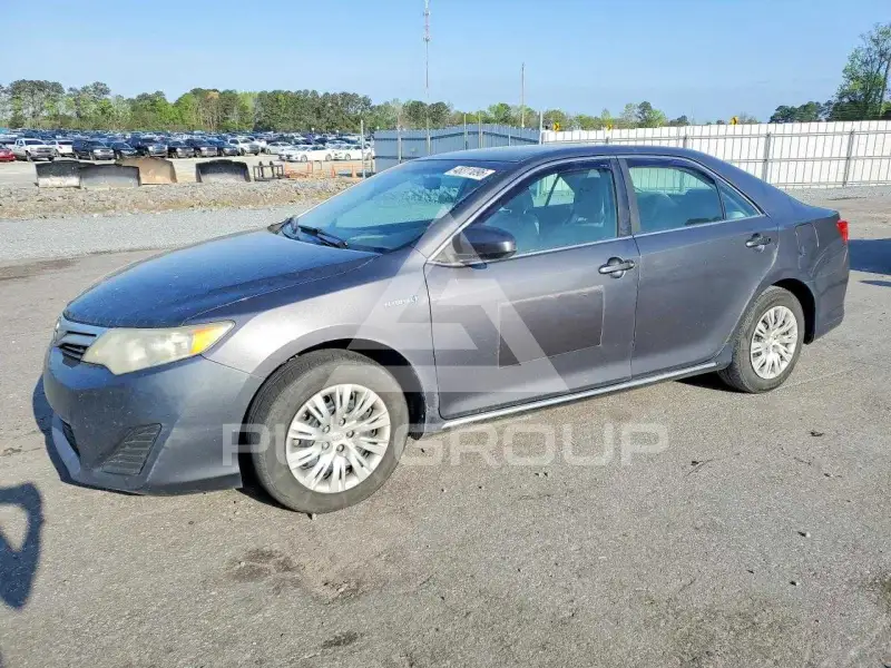 2013 Toyota CAMRY фото