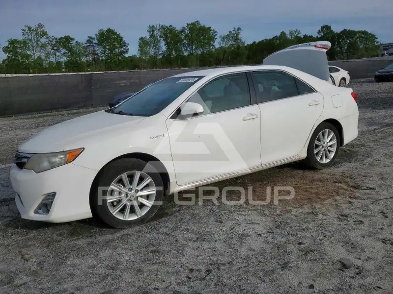 2013 Toyota CAMRY фото