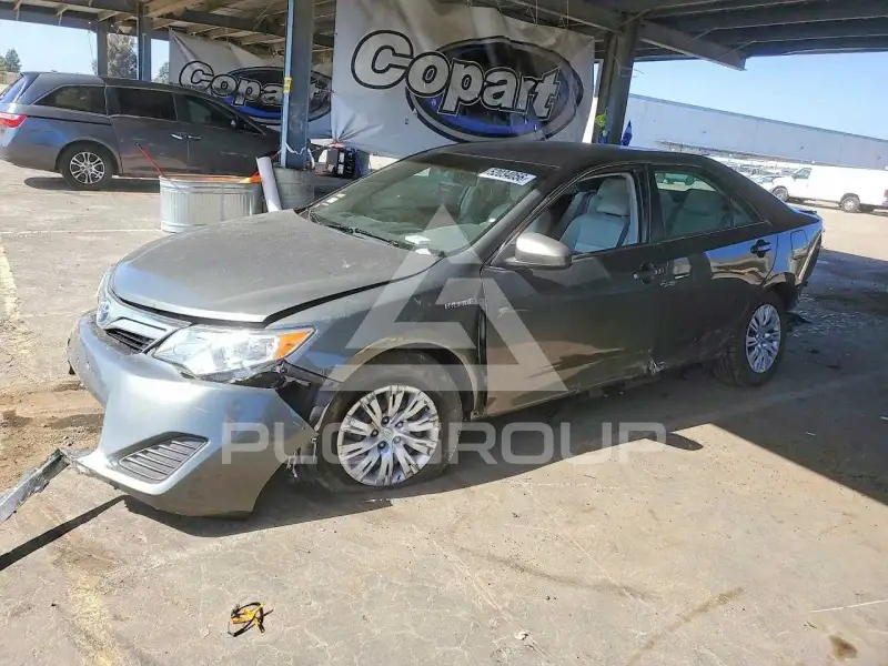 2013 Toyota CAMRY фото