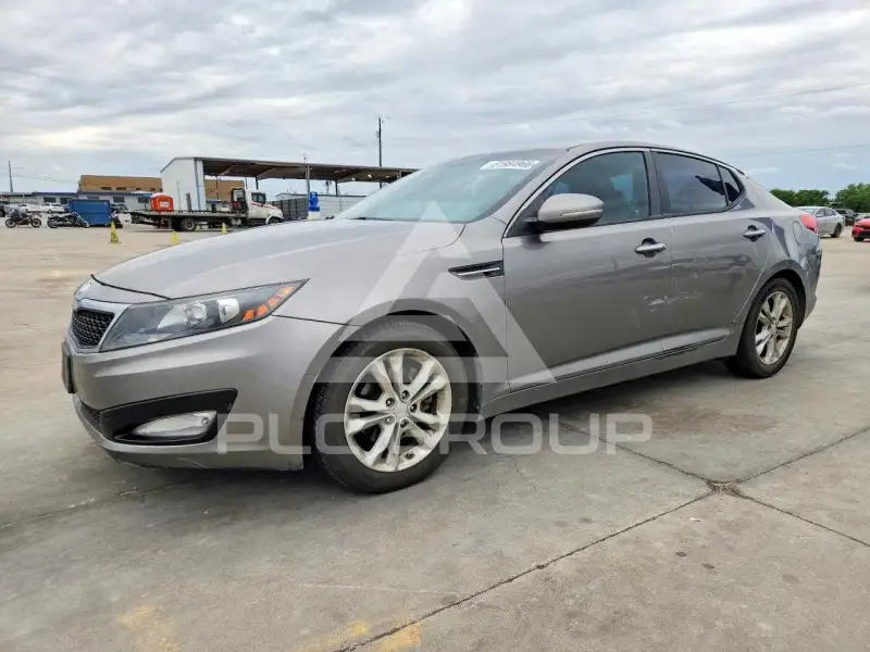 2013 KIA Optima photo