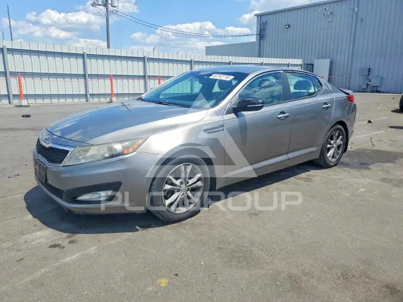2013 KIA Optima photo
