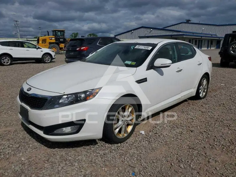 2013 KIA Optima photo