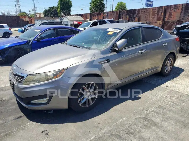 2013 KIA Optima photo