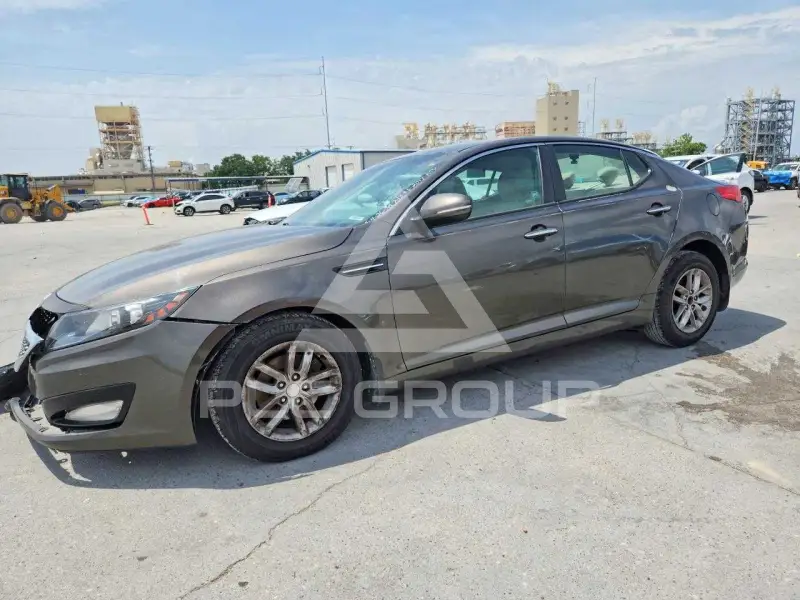 2013 KIA Optima photo