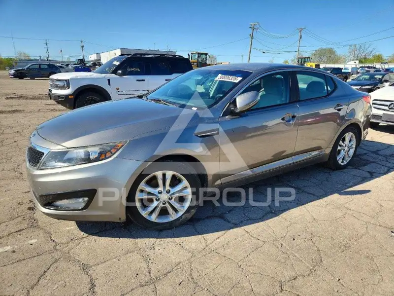2013 KIA Optima photo
