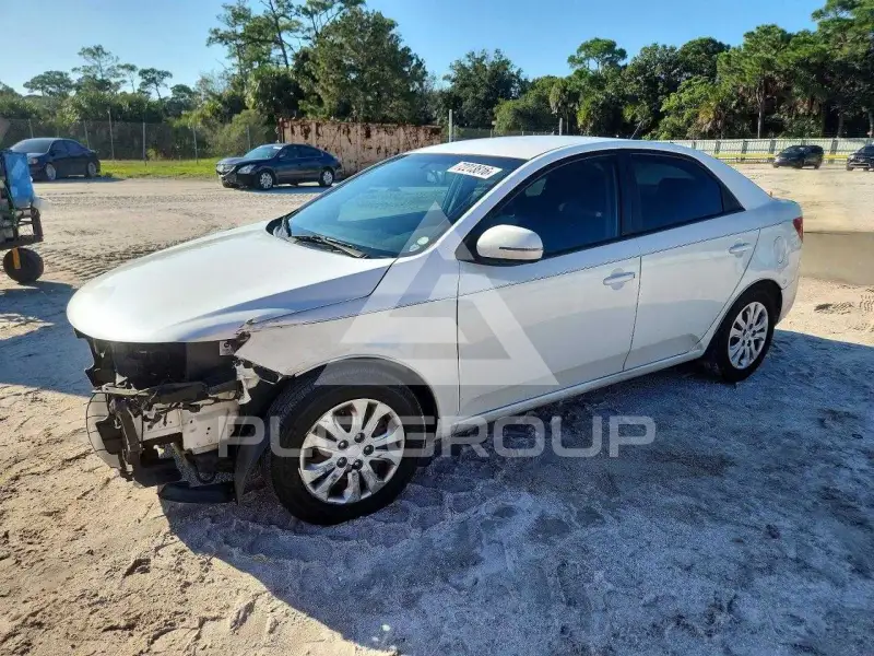 2013 KIA Forte фото