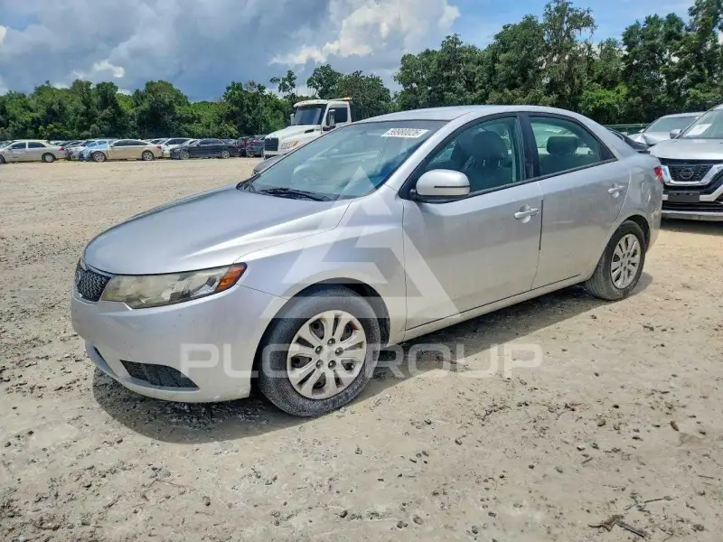 2013 KIA Forte photo