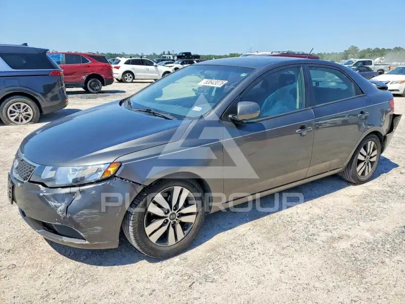 2013 KIA Forte фото