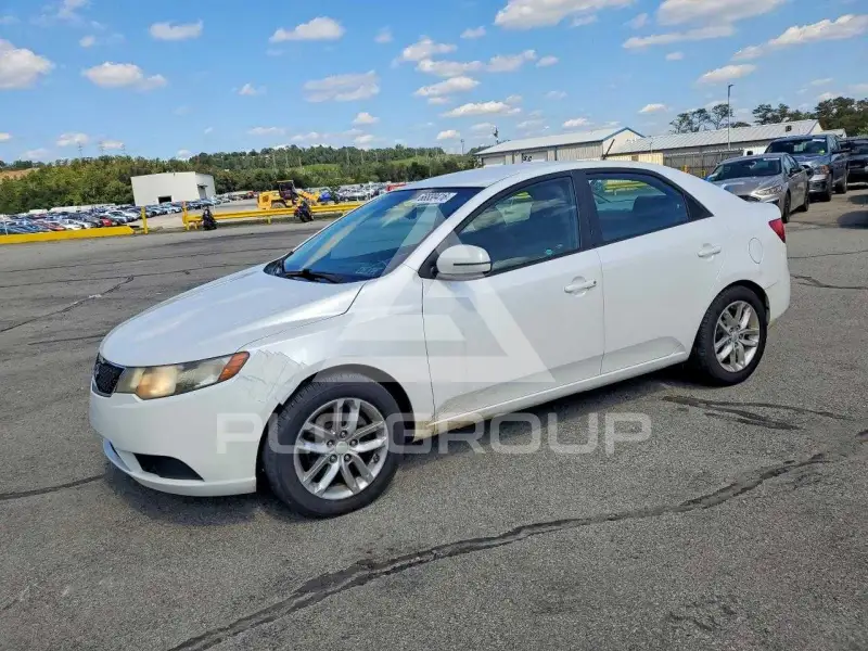 2013 KIA Forte photo