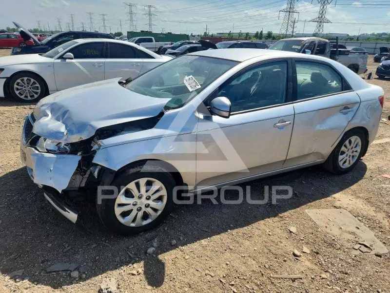 2013 KIA Forte photo