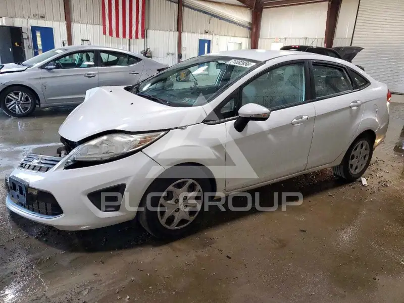 2013 Ford FIESTA photo