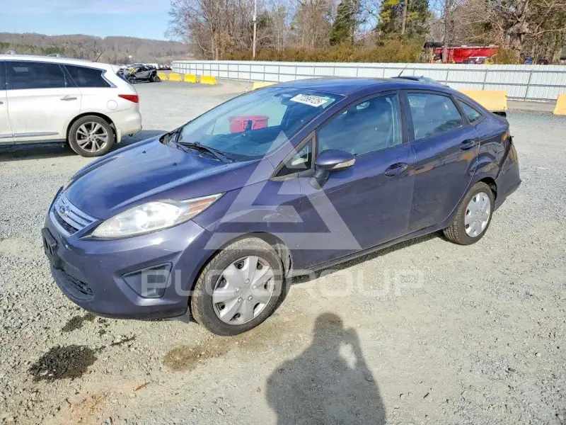 2013 Ford FIESTA фото