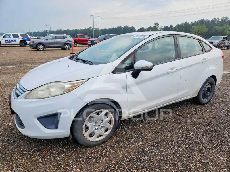 2013 Ford FIESTA фото