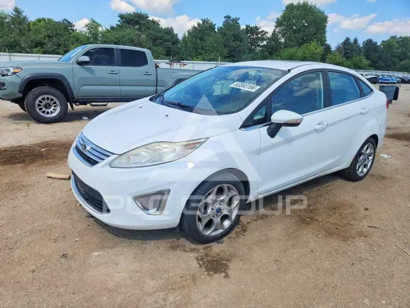 2013 Ford FIESTA фото