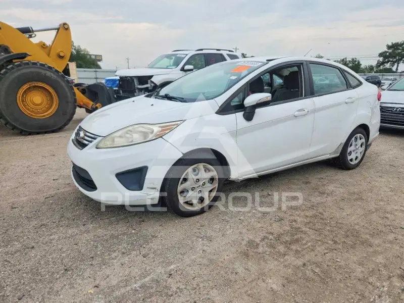 2013 Ford FIESTA фото