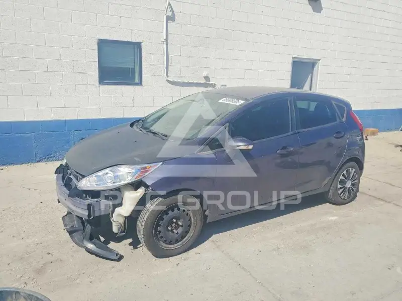 2013 Ford FIESTA фото