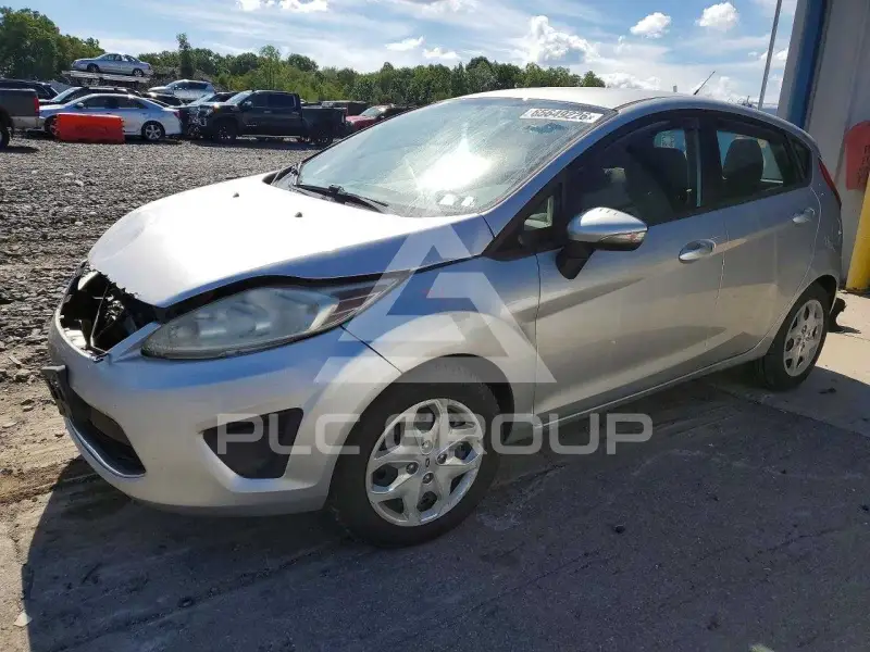 2013 Ford FIESTA фото